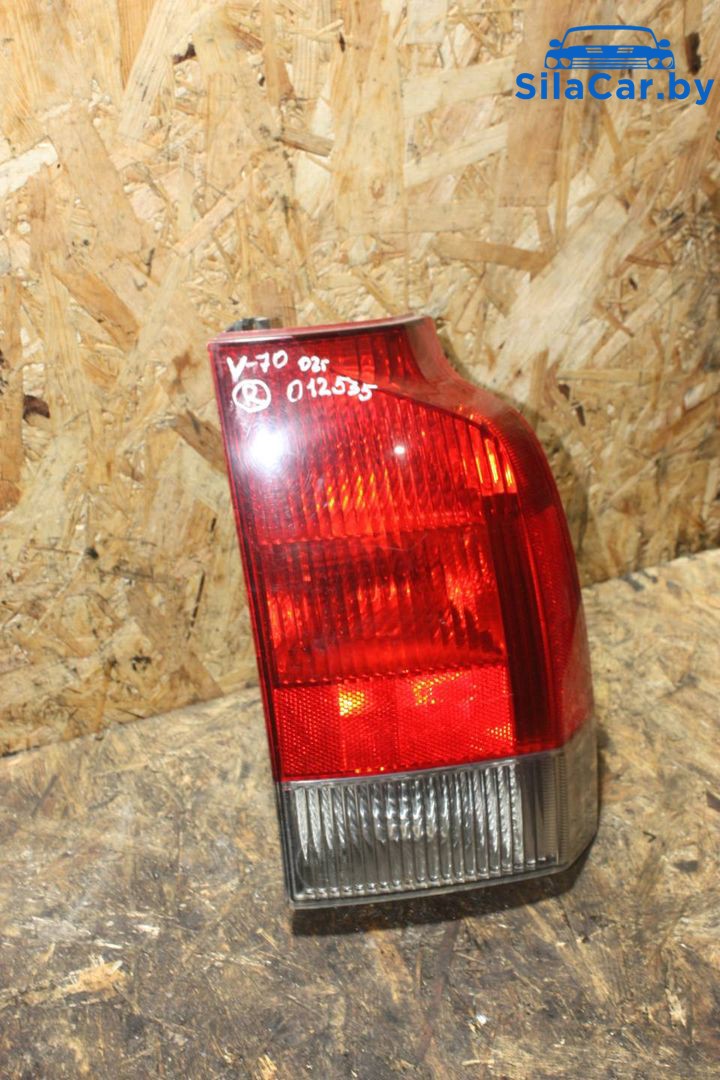 фонарь задний правый Volvo V70 2 поколение (2000 - 2005), 2.4 л., дизель - фото №1