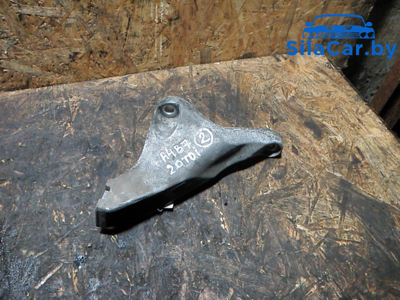 кронштейн двигателя Audi A4 B7 (2004 - 2009), 2.0 л., BRD, дизель, 8E0199307S - фото №1