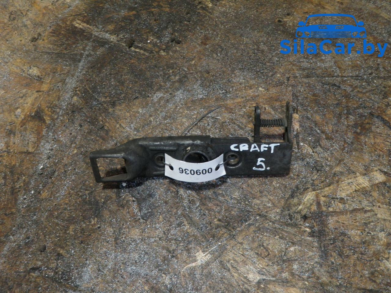 замок капота Volkswagen Crafter 1 поколение 2009, 2.5 л., BJK, дизель, МКПП - фото №1