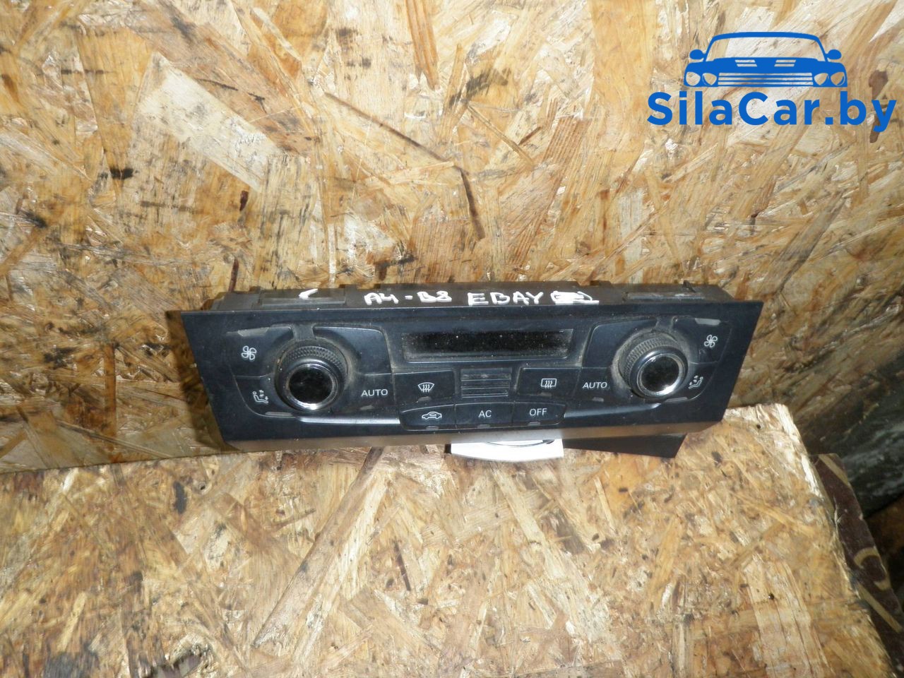 блок управления печки / климат-контроля Audi A4 B8/8K 2008, 2.0 л., дизель, 8T2820043M - фото №1