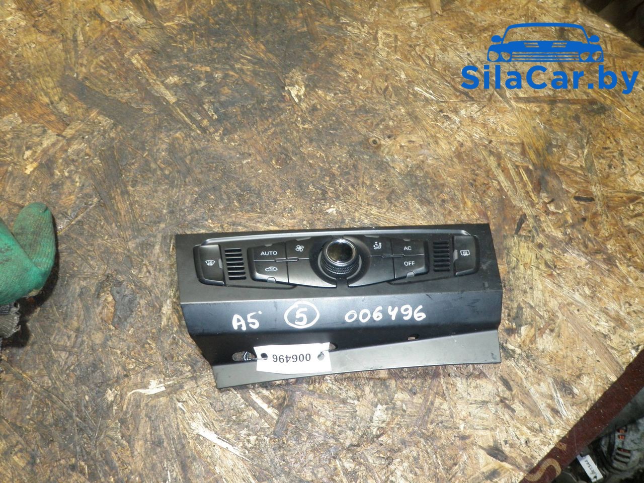 блок управления печки / климат-контроля Audi A4 B8/8K 2008, 2.0 л., дизель, 8T2820043AD - фото №1