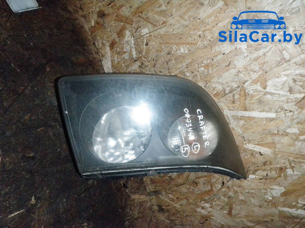 фара левая Volkswagen Crafter 1 поколение 2009, 2.5 л., дизель, МКПП - фото №1