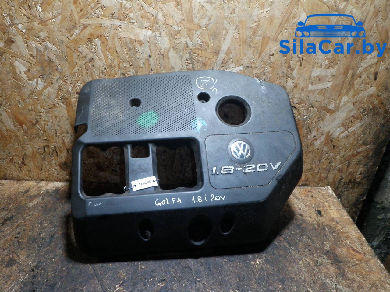 декоративная крышка двигателя Volkswagen Golf 4 поколение (1997 - 2006), 1.8 л., AGN, бензин, 06A103925K - фото №1