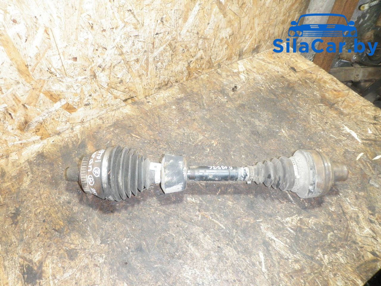 полуось передняя правая (приводной вал, ШРУС) Volkswagen Sharan 1 поколение 1998, 1.9 л., дизель - фото №1