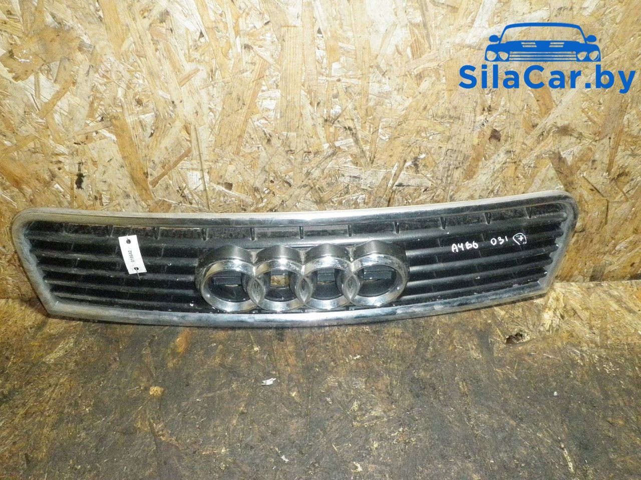 решетка радиатора Audi A4 B6 2003, бензин, седан, 8E0853651F - фото №1