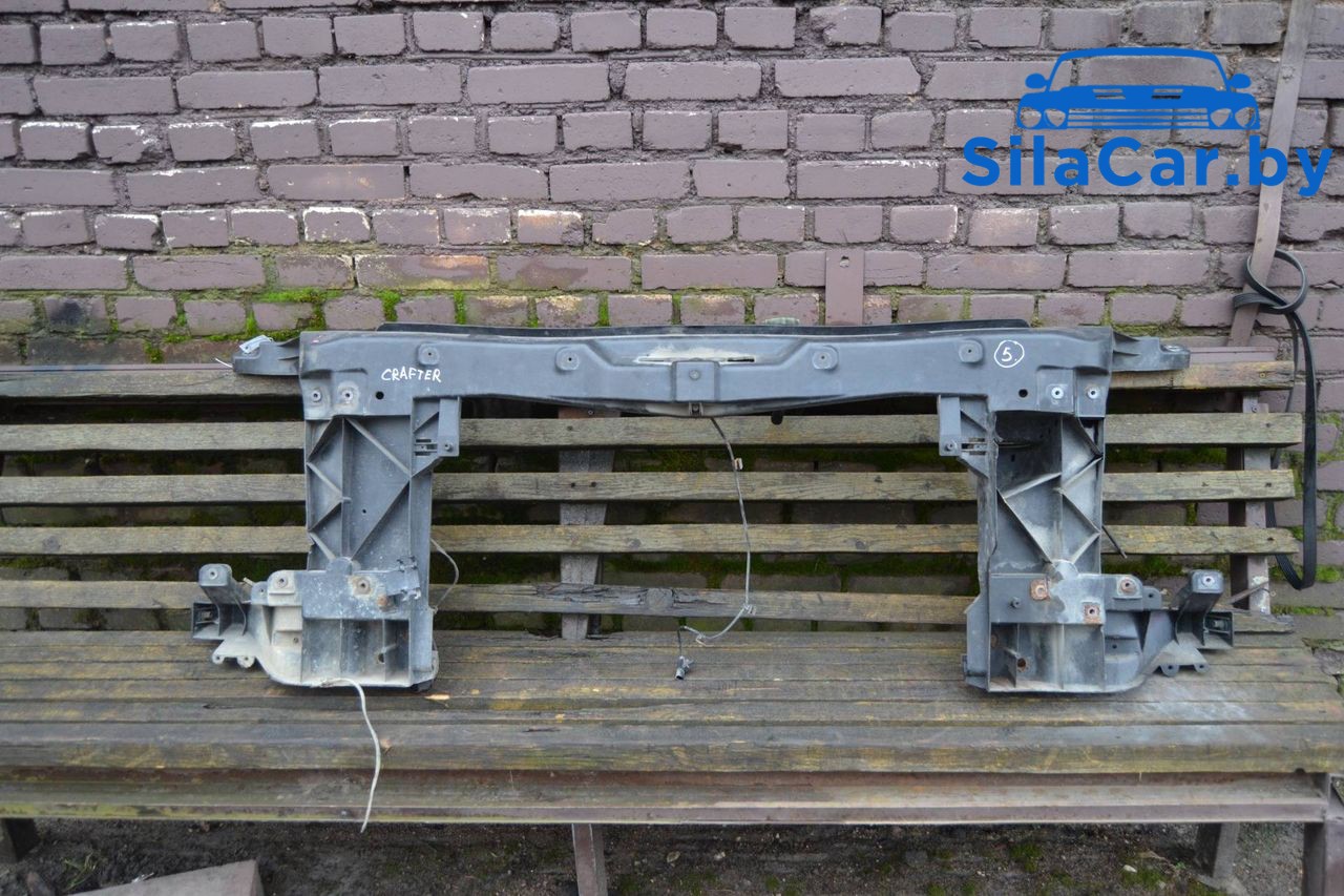 передняя панель крепления облицовки (телевизор) Volkswagen Crafter 1 поколение 2009, 2.5 л., дизель, МКПП, 2E0805591 - фото №1