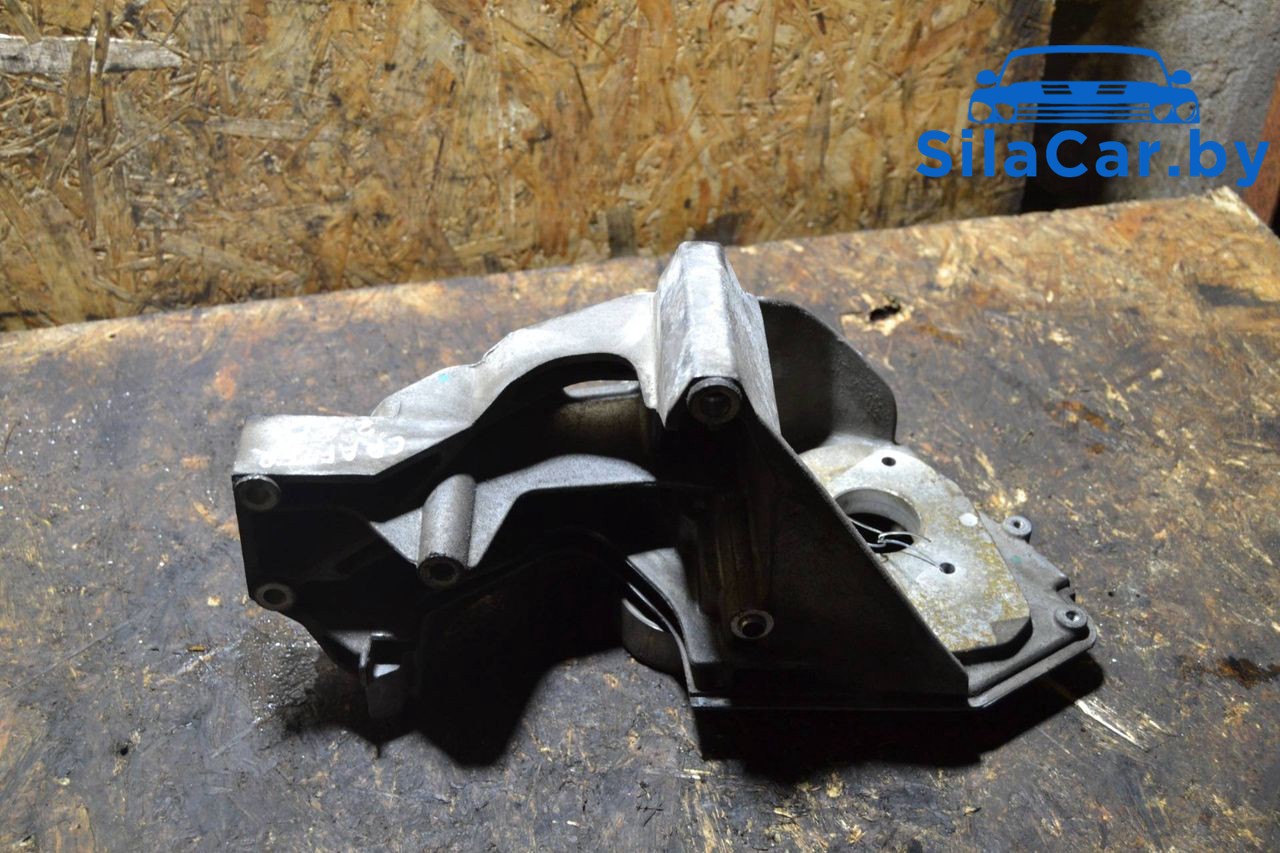 кронштейн генератора Volkswagen Crafter 1 поколение (2006 - 2011), 2.5 л., дизель, 076145167 - фото №1