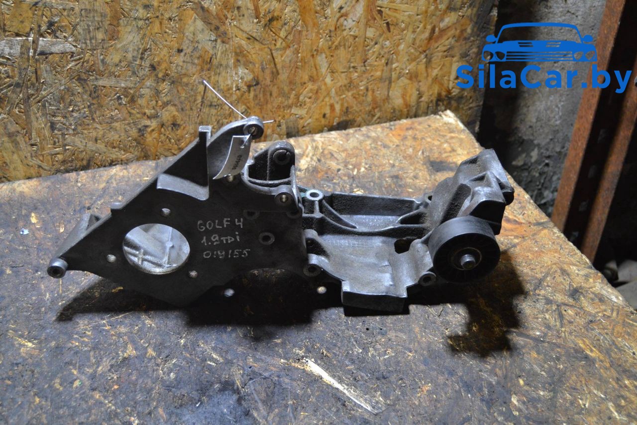 кронштейн генератора Volkswagen Golf 4 поколение 1999, 1.9 л., дизель, 038903143H - фото №1