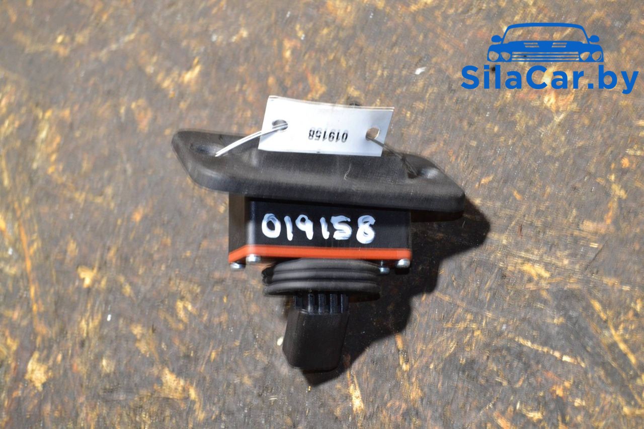 выключатель концевой (концевик) Volkswagen Caddy 3 поколение (2004 - 2010), 1.9 л., дизель, 2K0907437A - фото №1