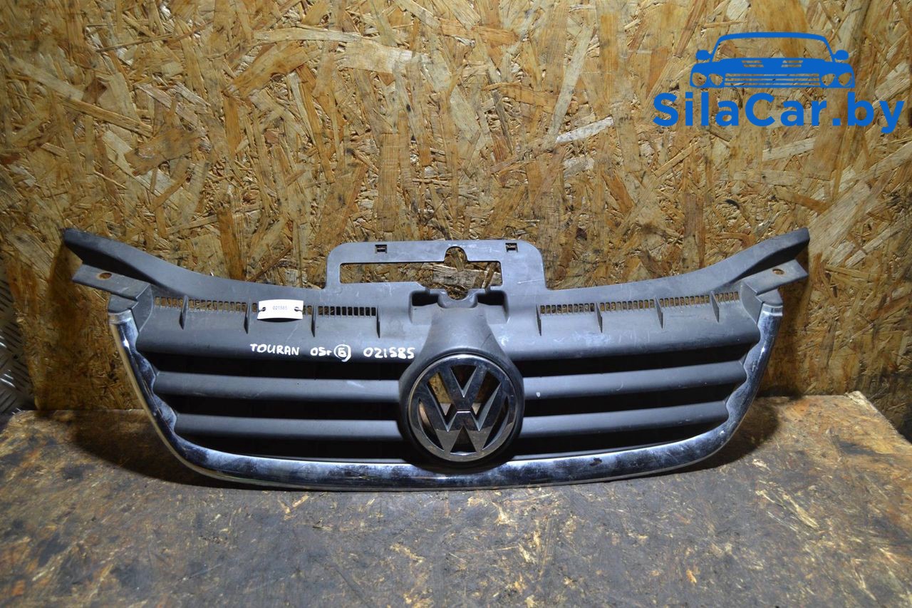 решетка радиатора Volkswagen Touran 1 поколение 2005, дизель, 1T0853651 - фото №1