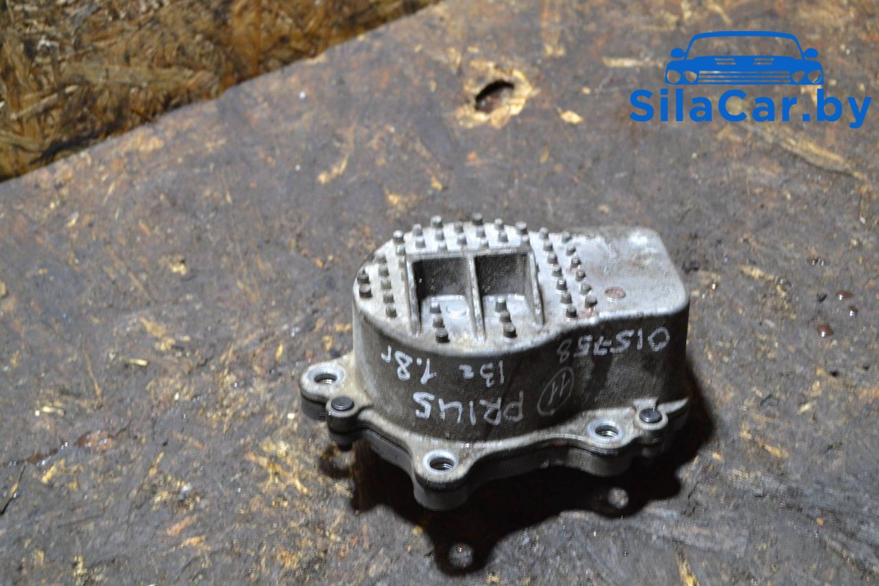 помпа Toyota Prius 3 поколение (2009 - 2011), 1.8 л., 2ZR-FXE, бензин - фото №1