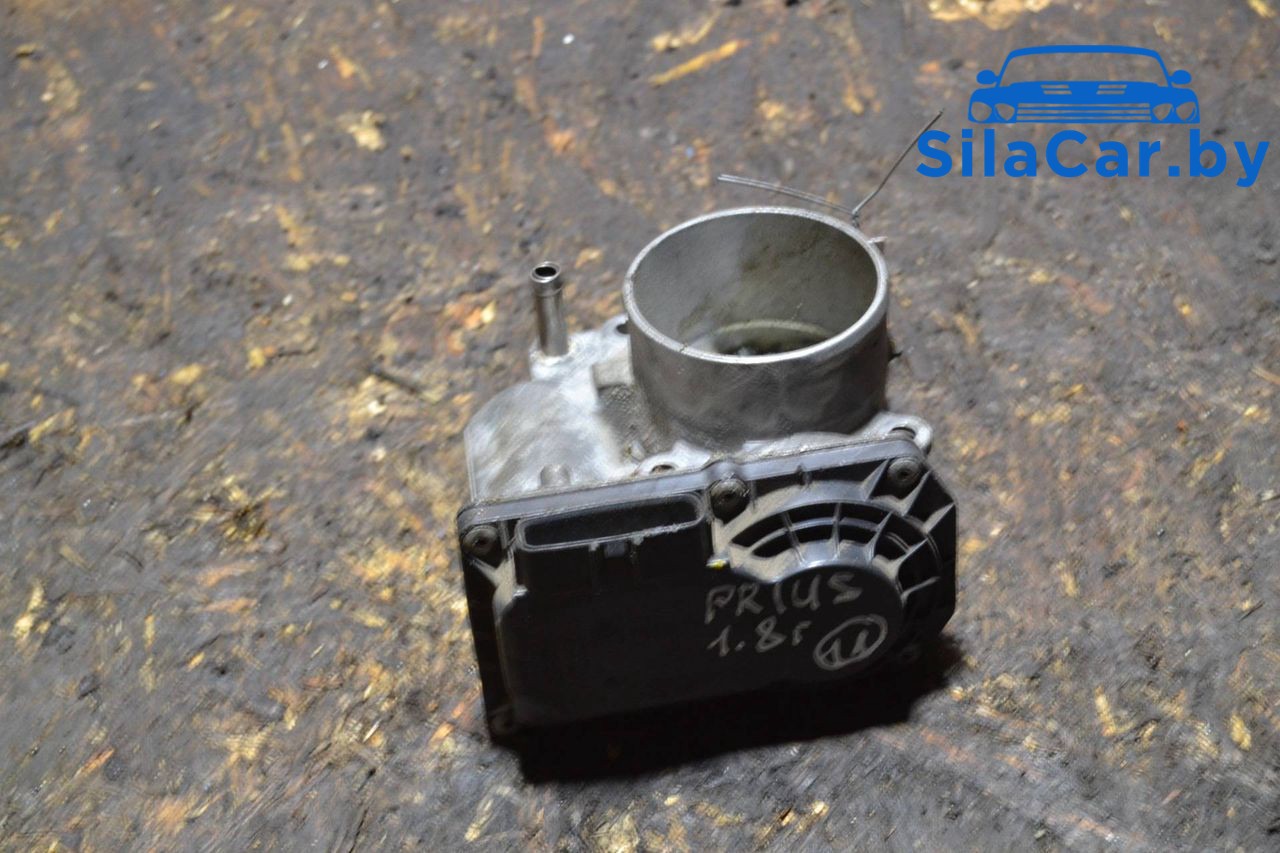 заслонка дроссельная Toyota Prius 3 поколение (2009 - 2011), 1.8 л., 2ZR-FXE, бензин, 2203037060 - фото №1