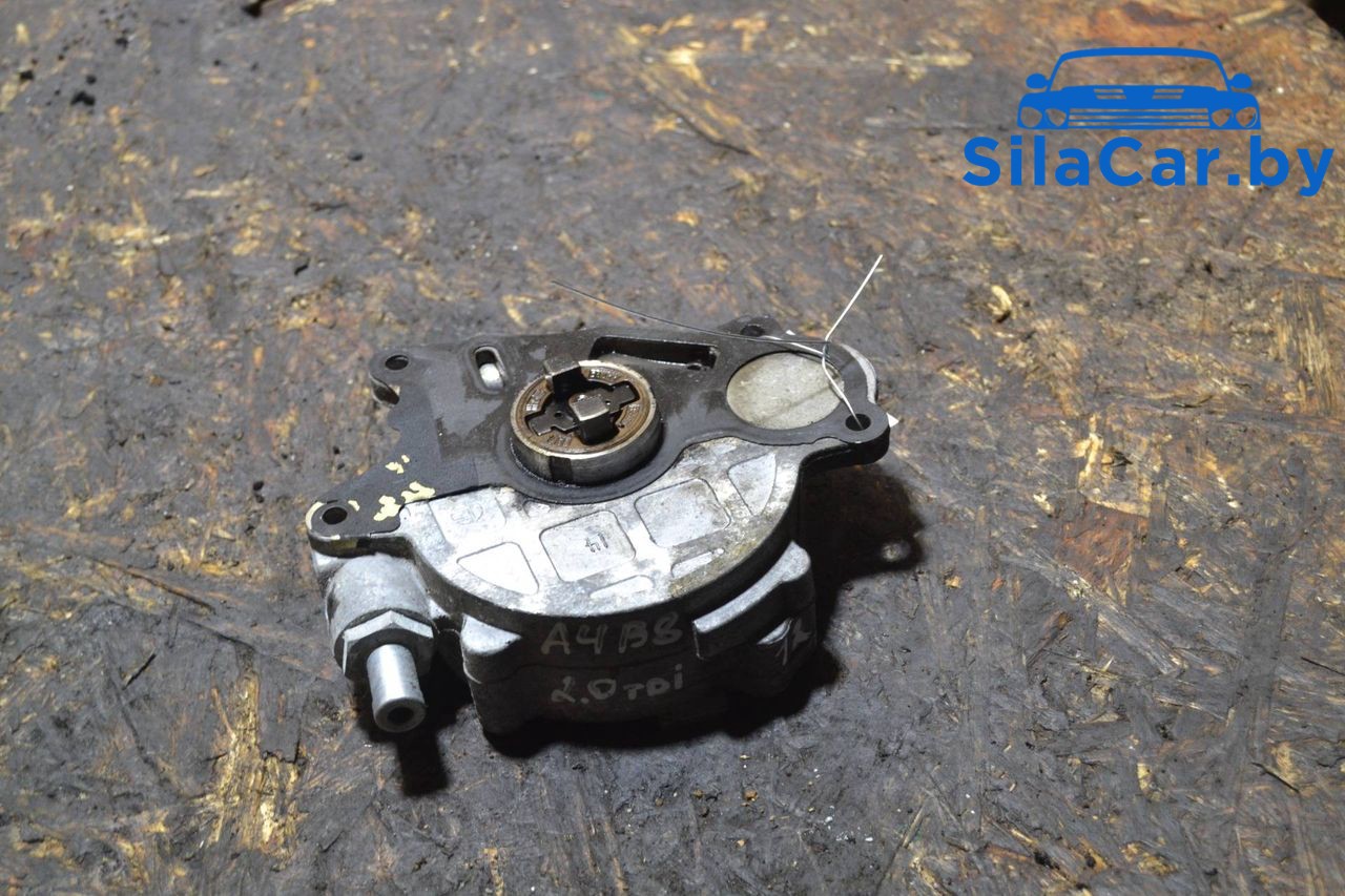 насос вакуумный Audi A4 B8/8K (2007 - 2011), 2.0 л., TDi, дизель, 03L145100F - фото №1