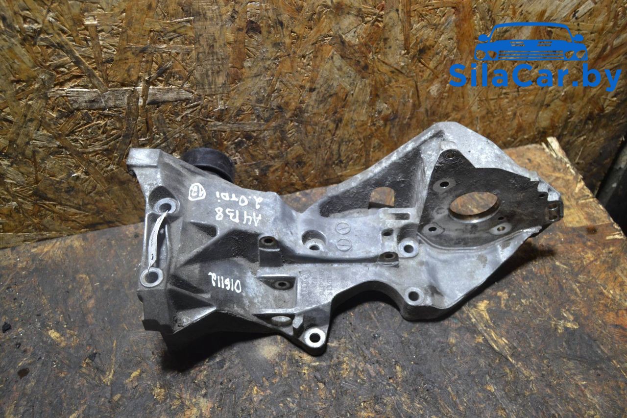 кронштейн генератора Audi A4 B8/8K (2007 - 2011), 2.0 л., TDi, дизель, 03L903143R - фото №1