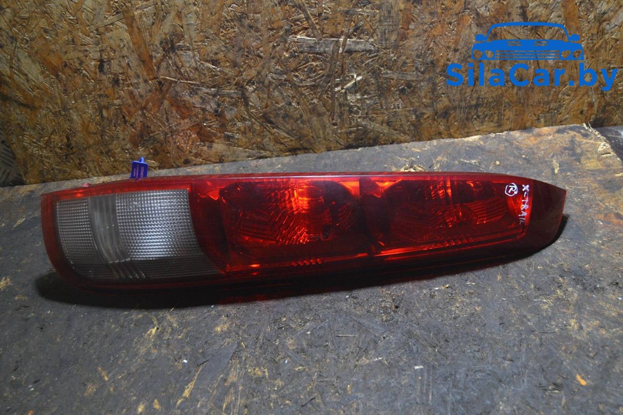фонарь задний правый Nissan X-Trail T30 (2000 - 2004), 2.2 л., YD22DDTi, дизель - фото №1