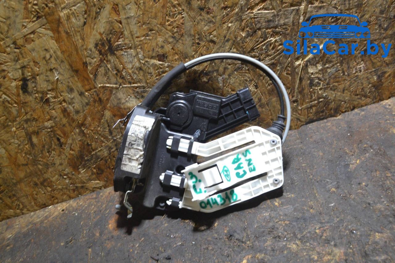 замок двери задней левой Kia Carens 2 поколение (2002 - 2006), 2.0 л., CRDi, D4EA, дизель, 814101D010 - фото №1