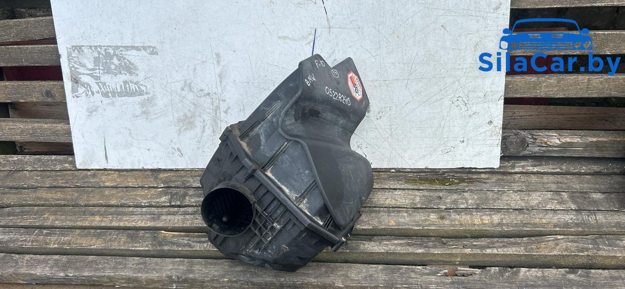 корпус воздушного фильтра BMW 5 серия F07/F10/F11 (2009 - 2013), 3.0 л., бензин, седан - фото №1