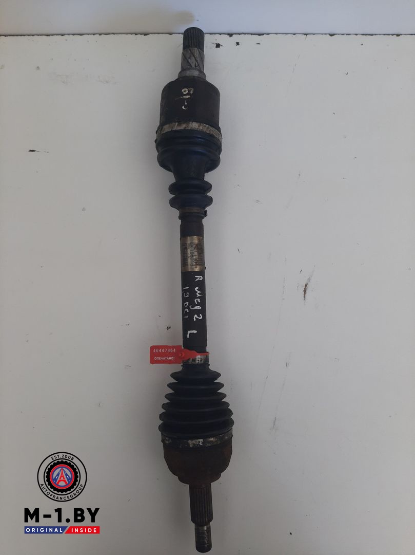 полуось передняя левая (приводной вал, ШРУС) Renault Megane 2 поколение 2002, 1.9 л., дизель, хетчбэк 5 дв., 8200198016