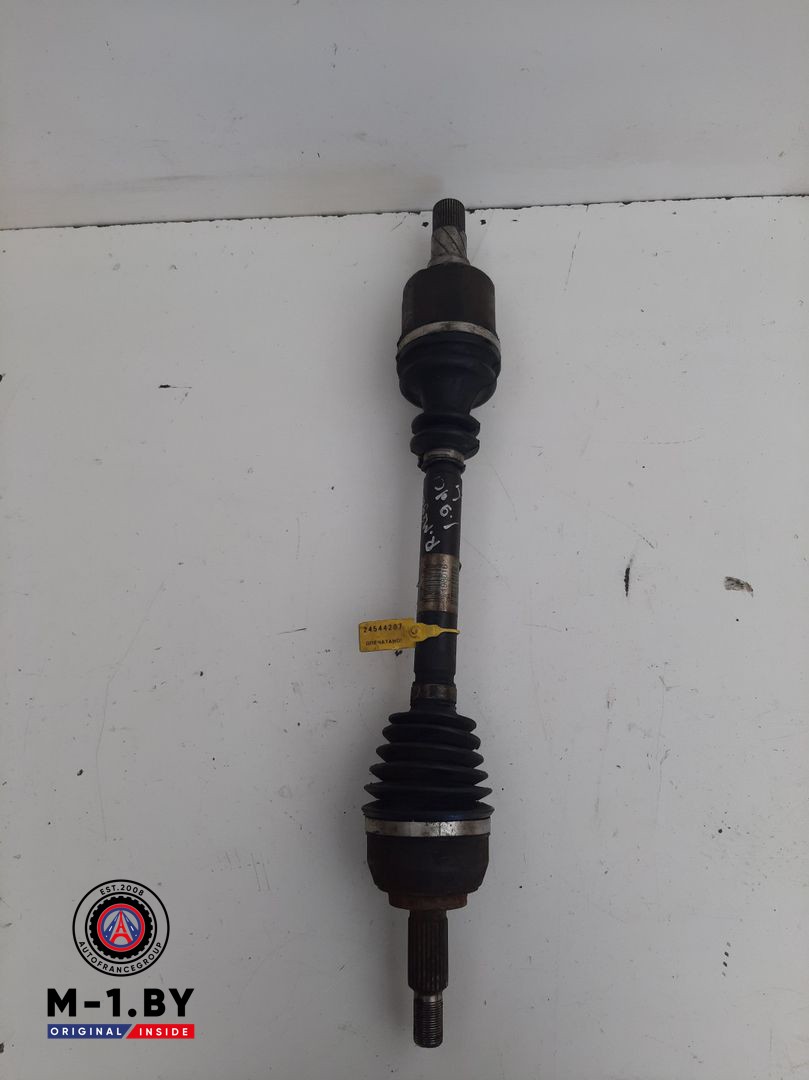 полуось передняя левая (приводной вал, ШРУС) Renault Megane 2 поколение 2004, 1.9 л., дизель, хетчбэк 5 дв., 8200198016