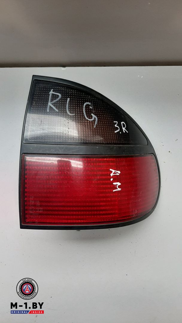 фонарь задний правый Renault Laguna 1 поколение 1998, 1.8 л., бензин, 7700820051