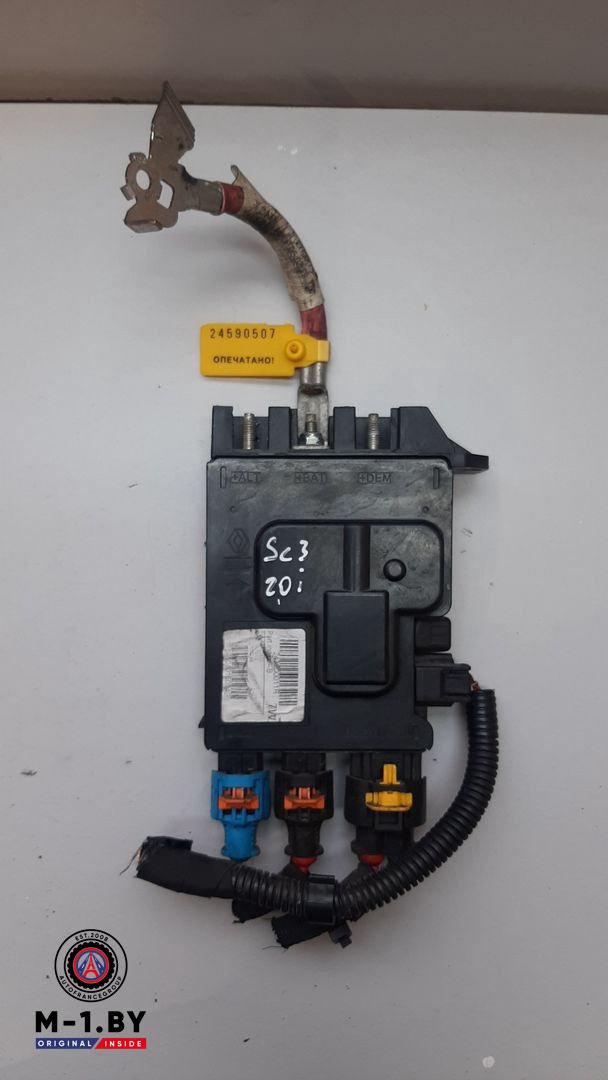 блок предохранителей Renault Scenic 3 поколение 2010, 2.0 л., бензин, 243800011R