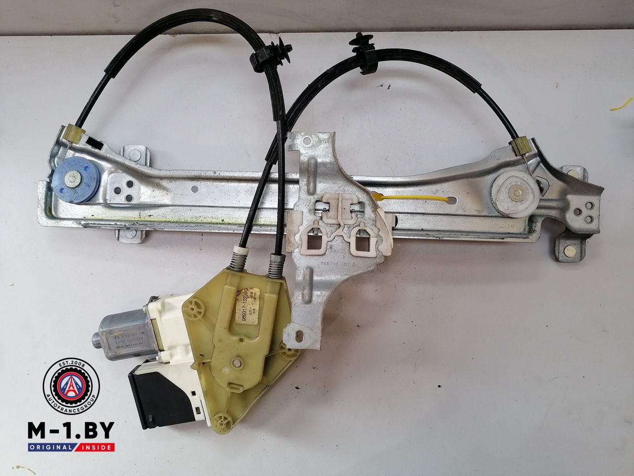 стеклоподъемник задний левый Renault Megane 3 поколение 2011, 827310185R