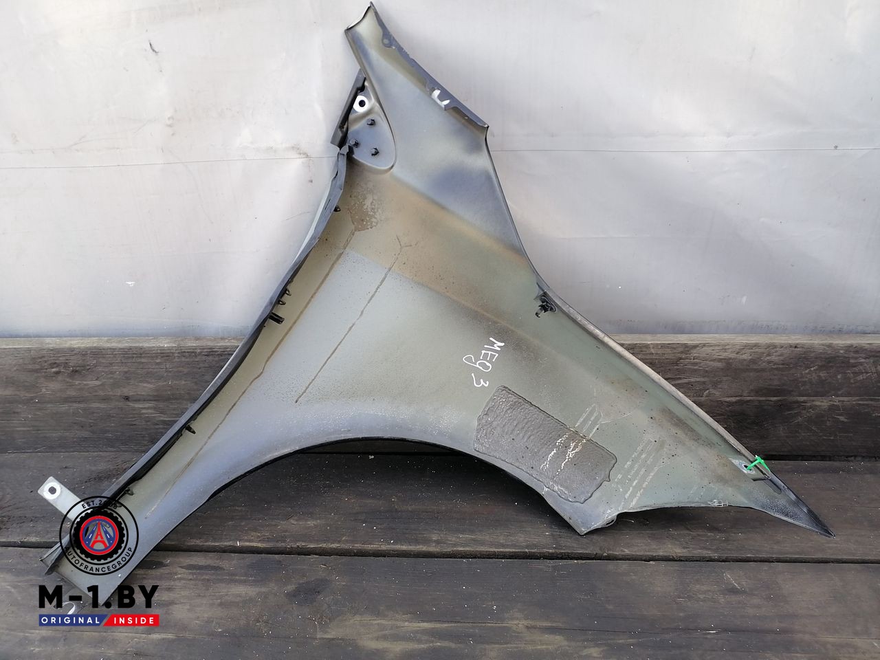 крыло переднее левое Renault Megane 3 поколение 2008, 8200993338