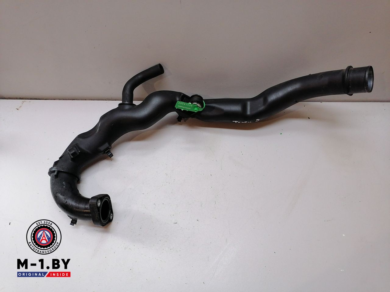 патрубок интеркулера Renault Trafic 2 поколение 2001, 8200760904