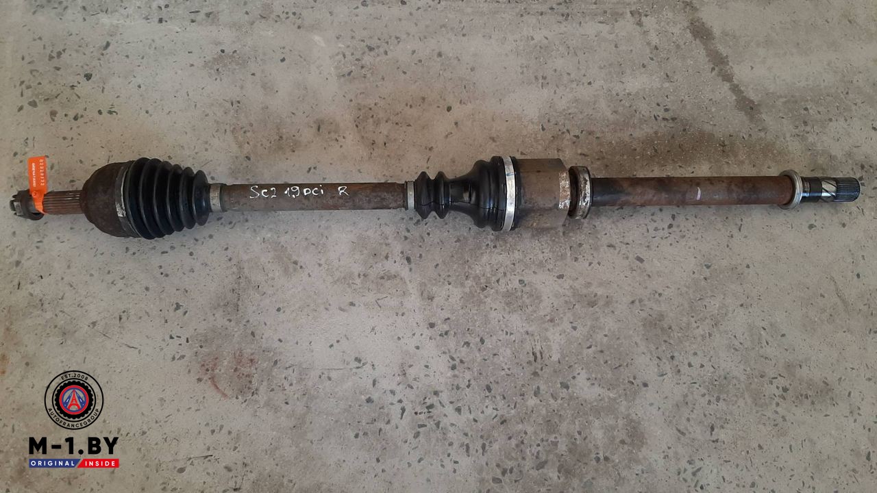 полуось передняя правая (приводной вал, ШРУС) Renault Scenic 2 поколение 2005, 1.9 л., дизель