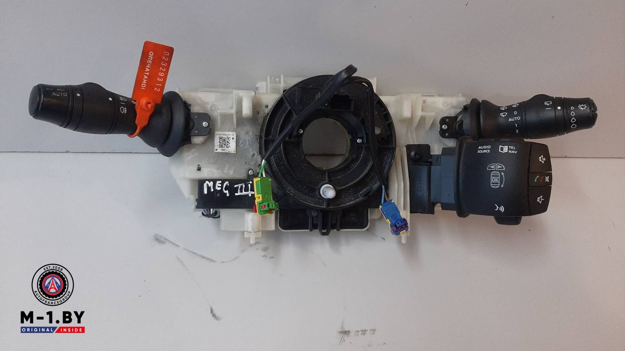 переключатель подрулевой (стрекоза) Renault Megane 3 поколение 2009, 255670001R