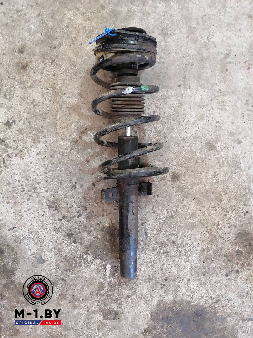 стойка передняя правая Renault Scenic 2 поколение 2005, 8200459902