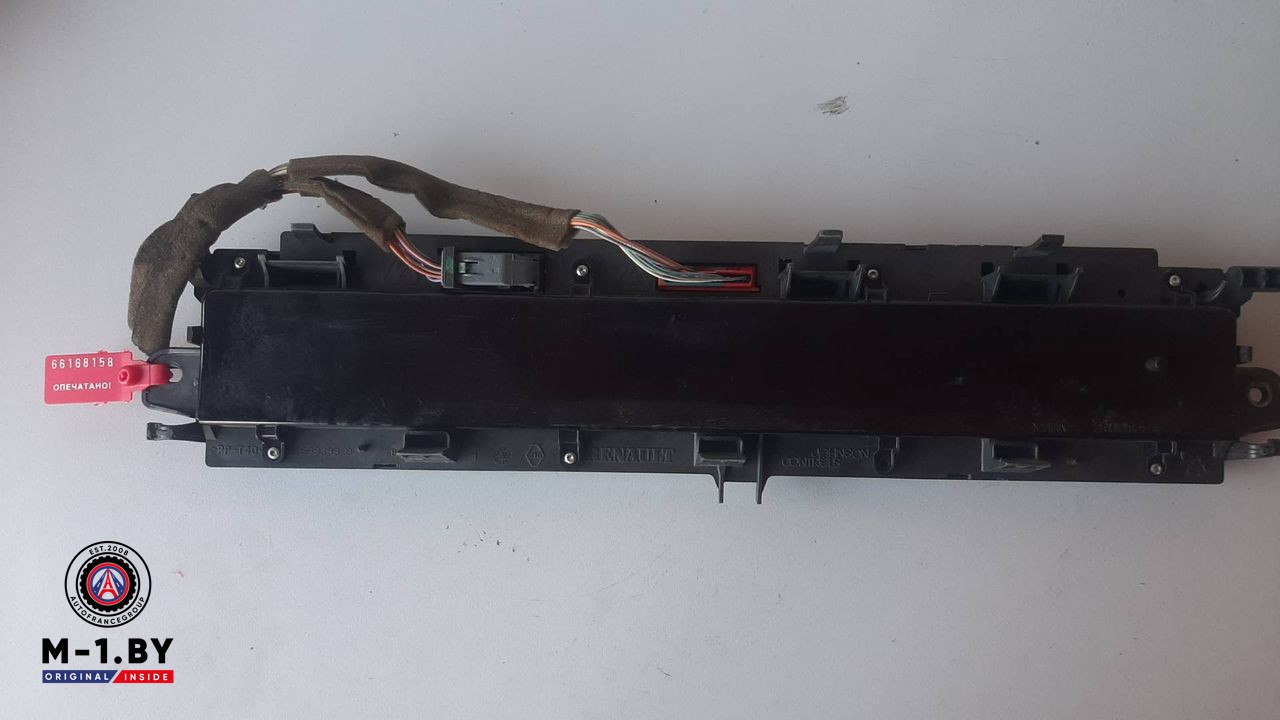 щиток приборов (приборная панель) Renault Scenic 2 поколение 2004, P8200365607B