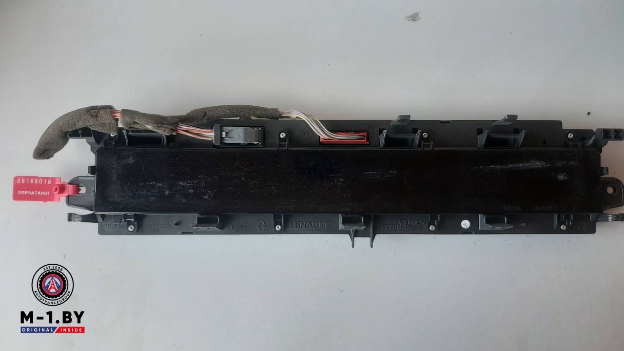 щиток приборов (приборная панель) Renault Scenic 2 поколение [рестайлинг] (2006 - 2010), P8200704464A