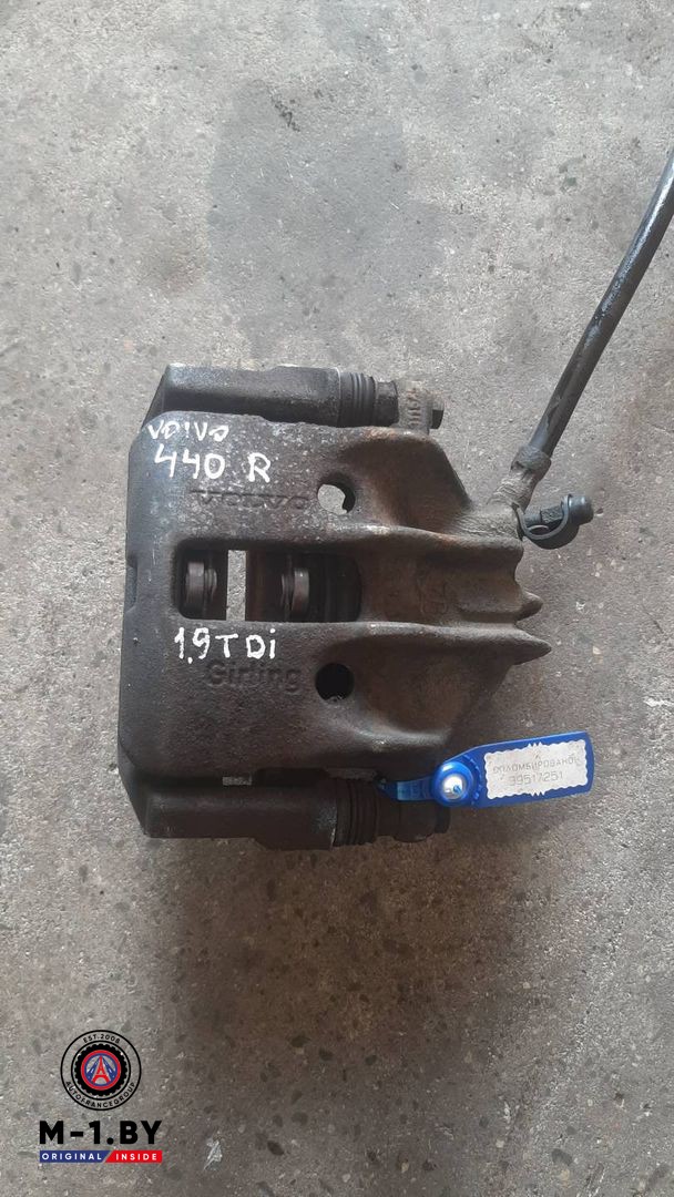 суппорт передний правый Volvo 440 1 поколение [рестайлинг] 1996, 1.9 л., дизель