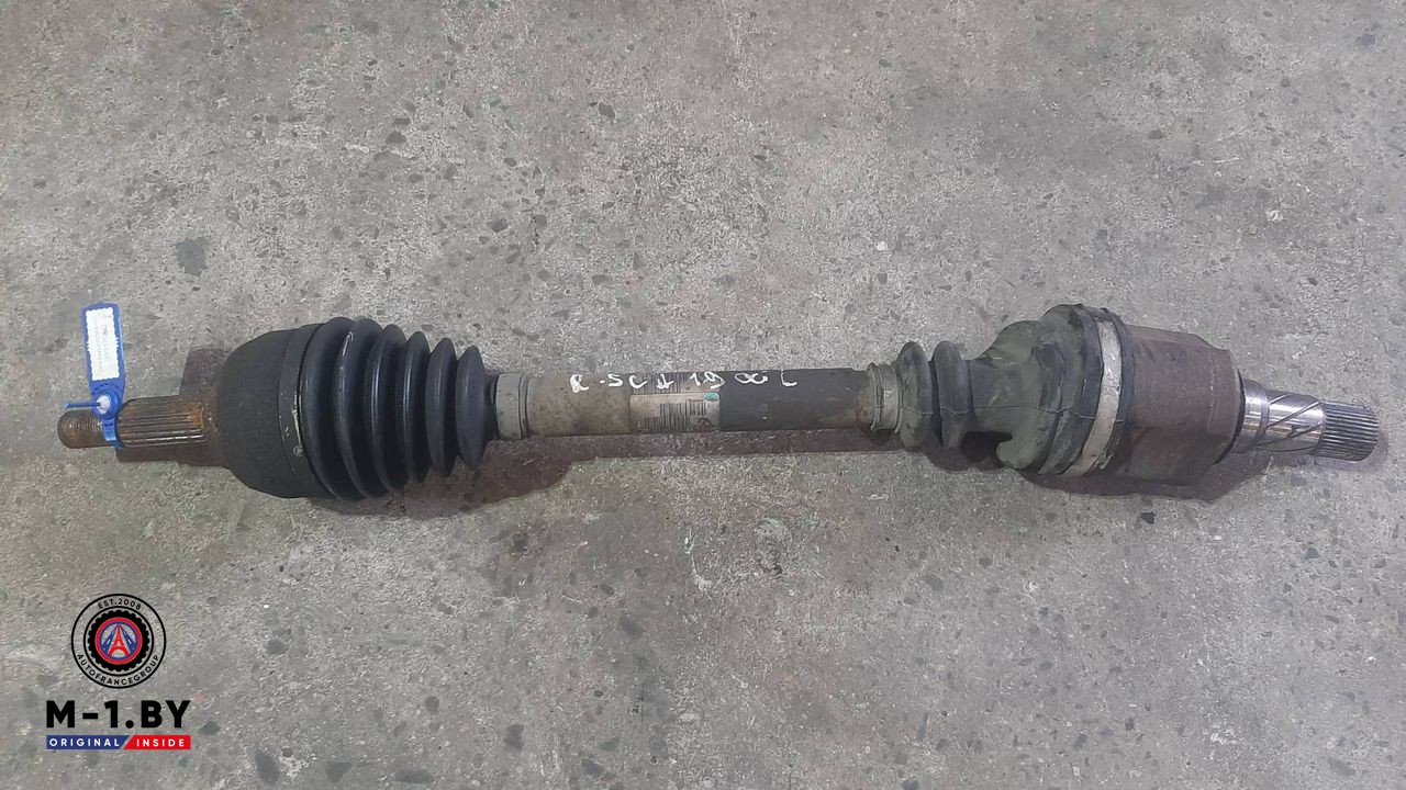 полуось передняя левая (приводной вал, ШРУС) Renault Scenic 2 поколение 2004, 1.9 л., дизель, 8200198016