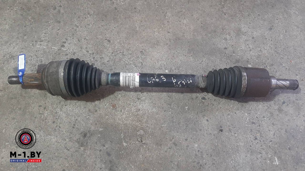 полуось передняя левая (приводной вал, ШРУС) Renault Laguna 3 поколение (2007 - 2012), 8200934676