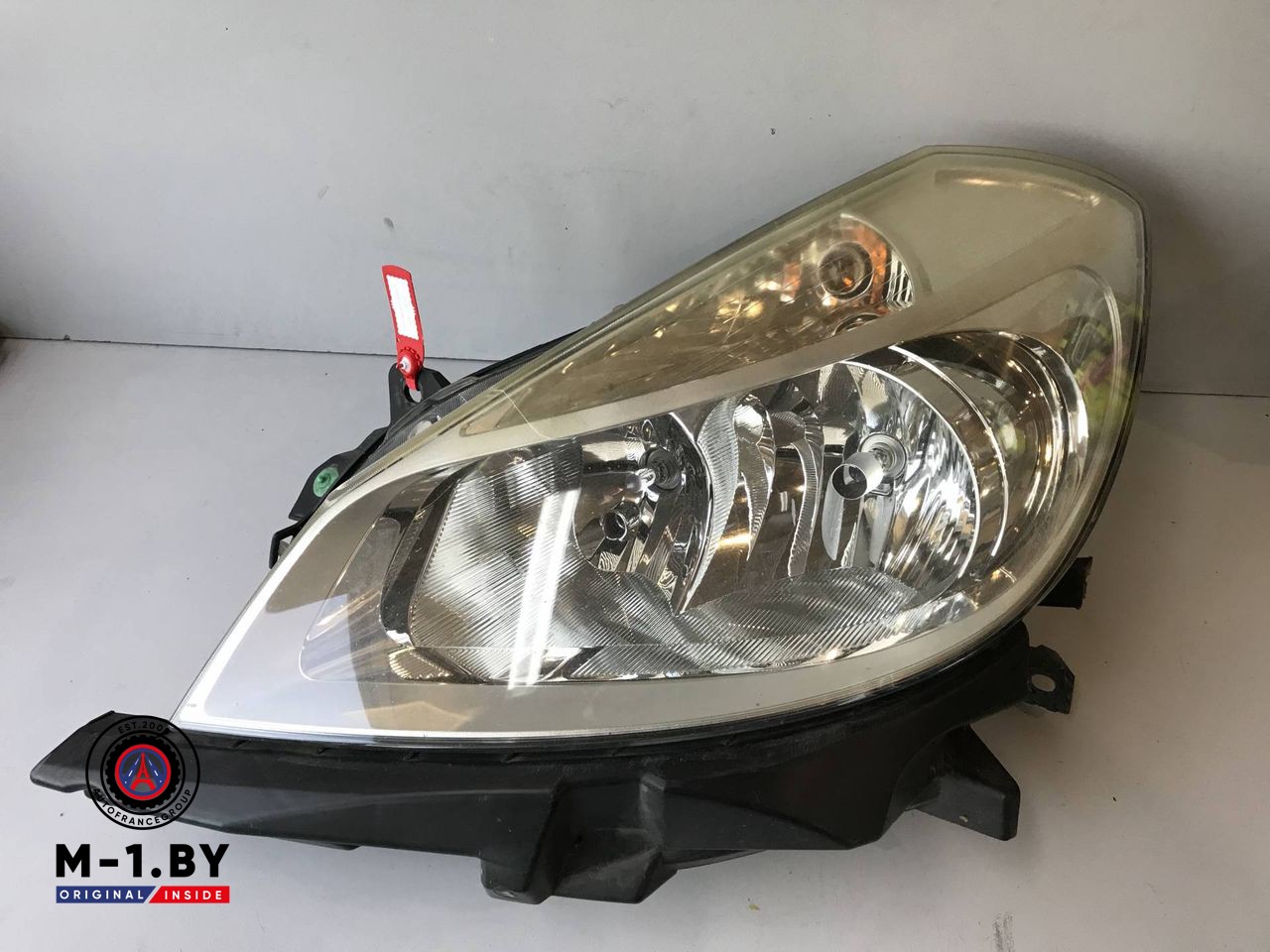 фара левая Renault Clio 3 поколение 2008, 8200459824