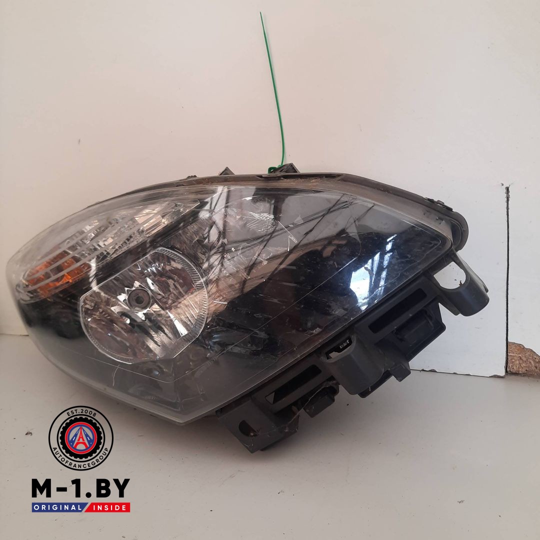 фара правая Renault Scenic 3 поколение (2009 - 2012), 260108250R