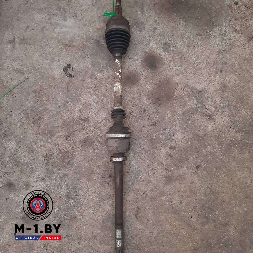 полуось передняя правая (приводной вал, ШРУС) Renault Scenic 2 поколение (2003 - 2006), 2.0 л., дизель, 8200383708
