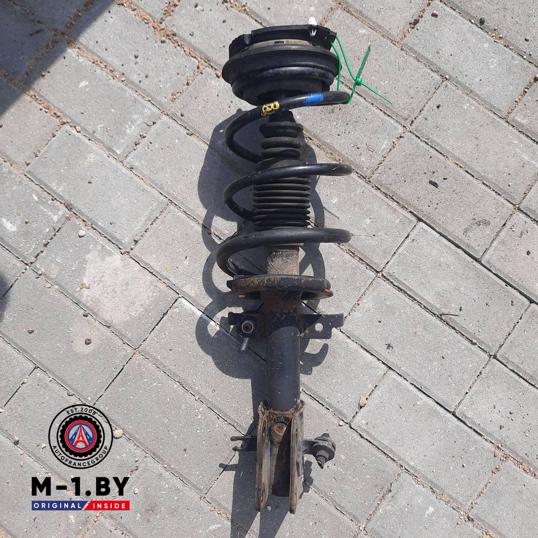 стойка передняя правая Renault Laguna 2 поколение (2001 - 2005), 1.8 л., бензин