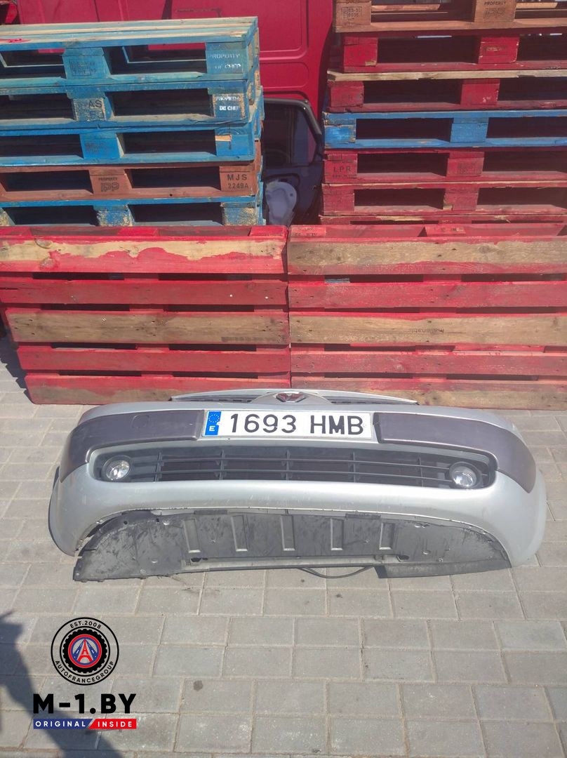 бампер передний Renault Scenic 2 поколение (2003 - 2006)