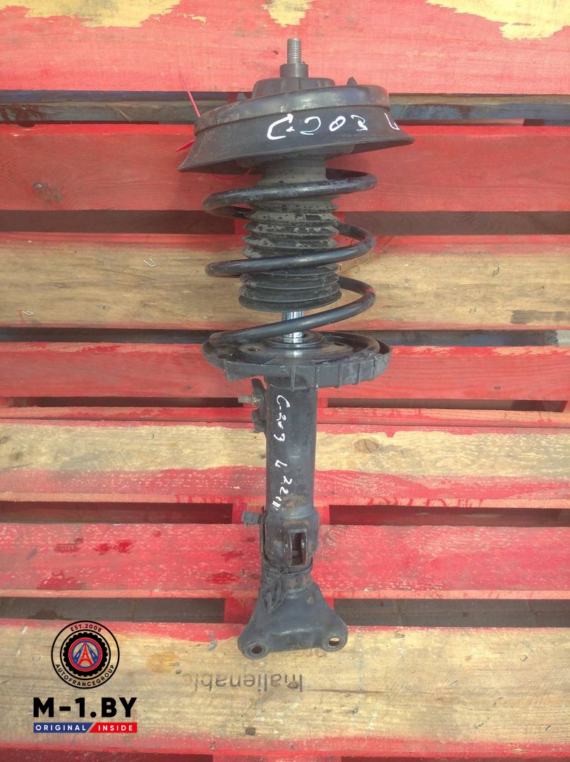 стойка передняя левая Mercedes-Benz C-Класс W203/S203/CL203 (2000 - 2004), 2.2 л., дизель