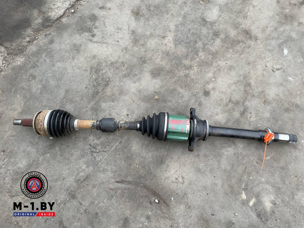 полуось передняя правая (приводной вал, ШРУС) Mitsubishi Grandis 1 поколение (2003 - 2011), 2.0 л., дизель