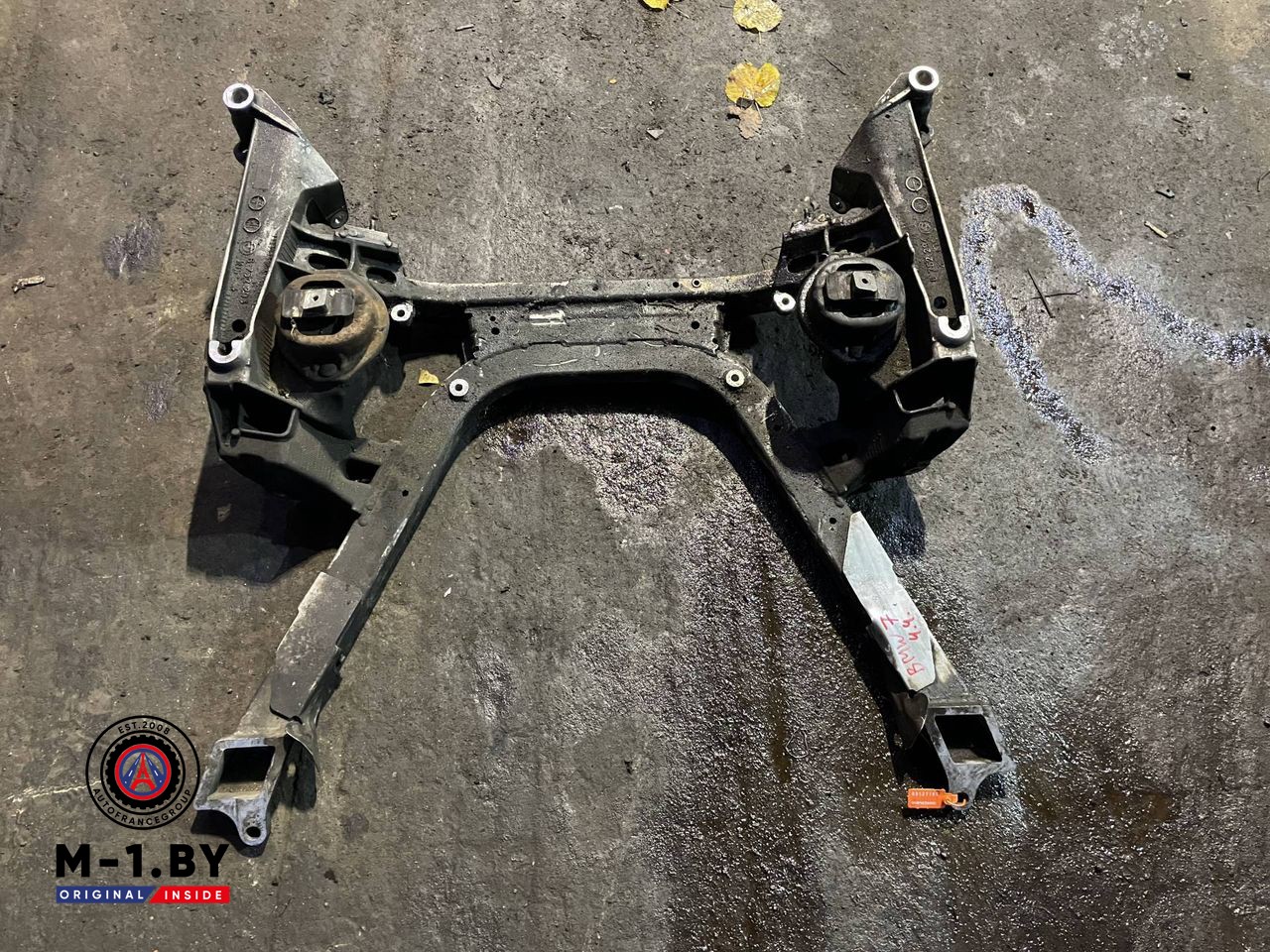 балка подвески передняя (подрамник) BMW 7 серия E65/E66/E67 (2001 - 2005), 4.4 л., бензин, 13490410