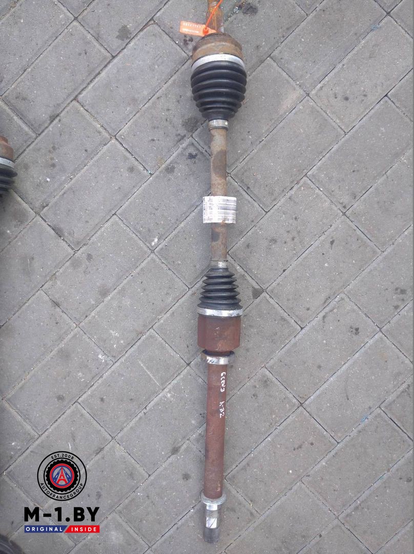полуось передняя правая (приводной вал, ШРУС) Renault Scenic 3 поколение (2009 - 2012), 1.9 л., дизель, 391001702R