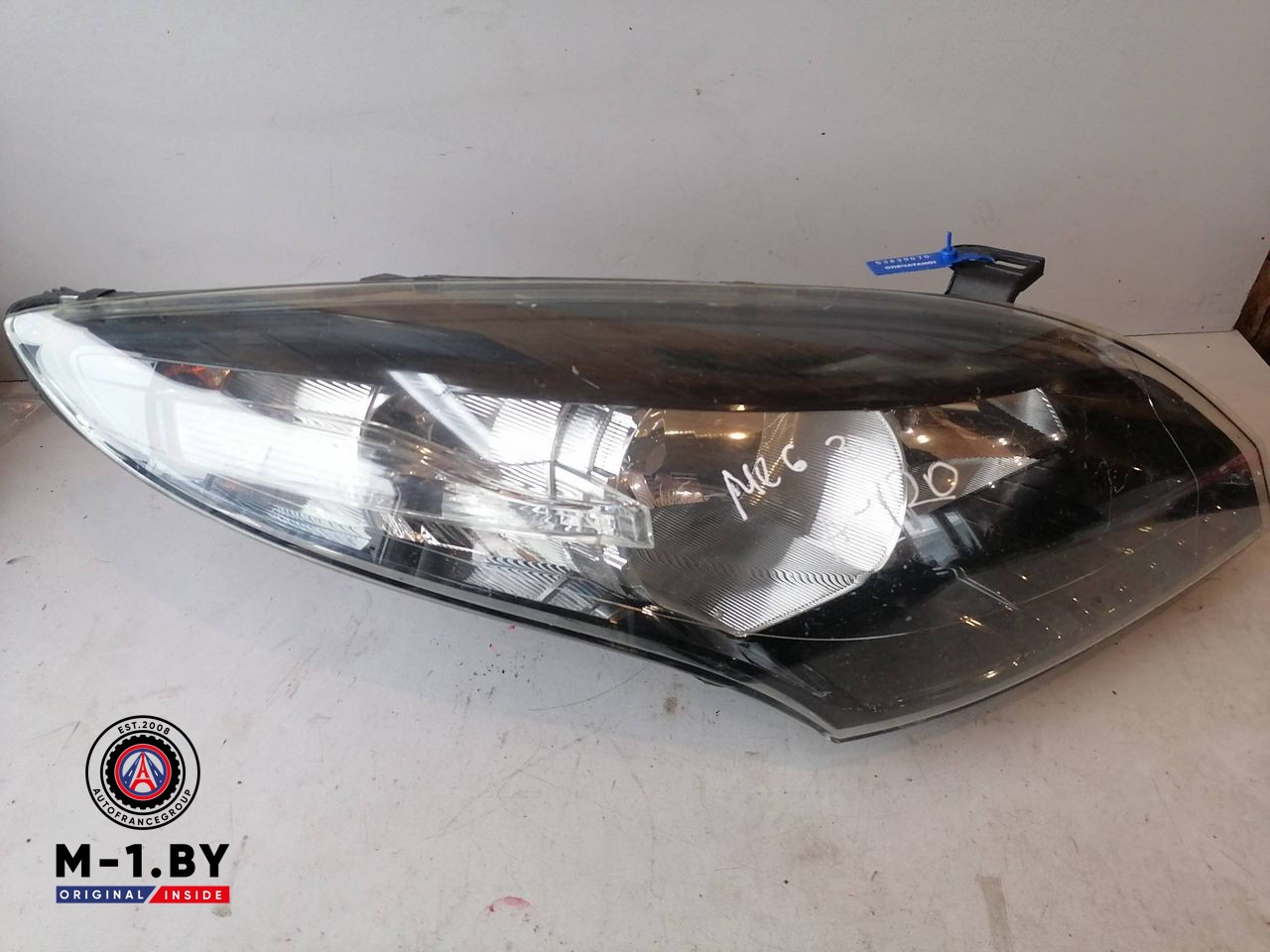 фара правая Renault Megane 3 поколение (2008 - 2014), 260103187R