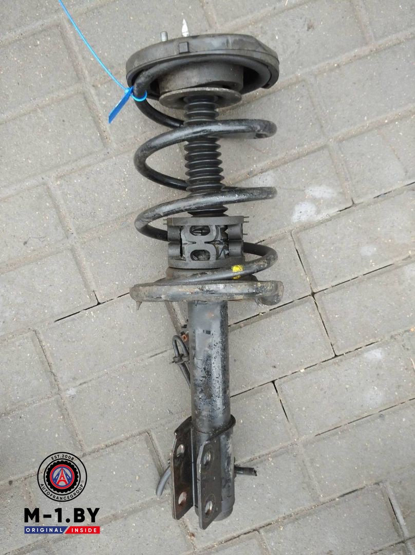 стойка передняя правая Renault Espace 3 поколение (1996 - 2002), 2.2 л., дизель