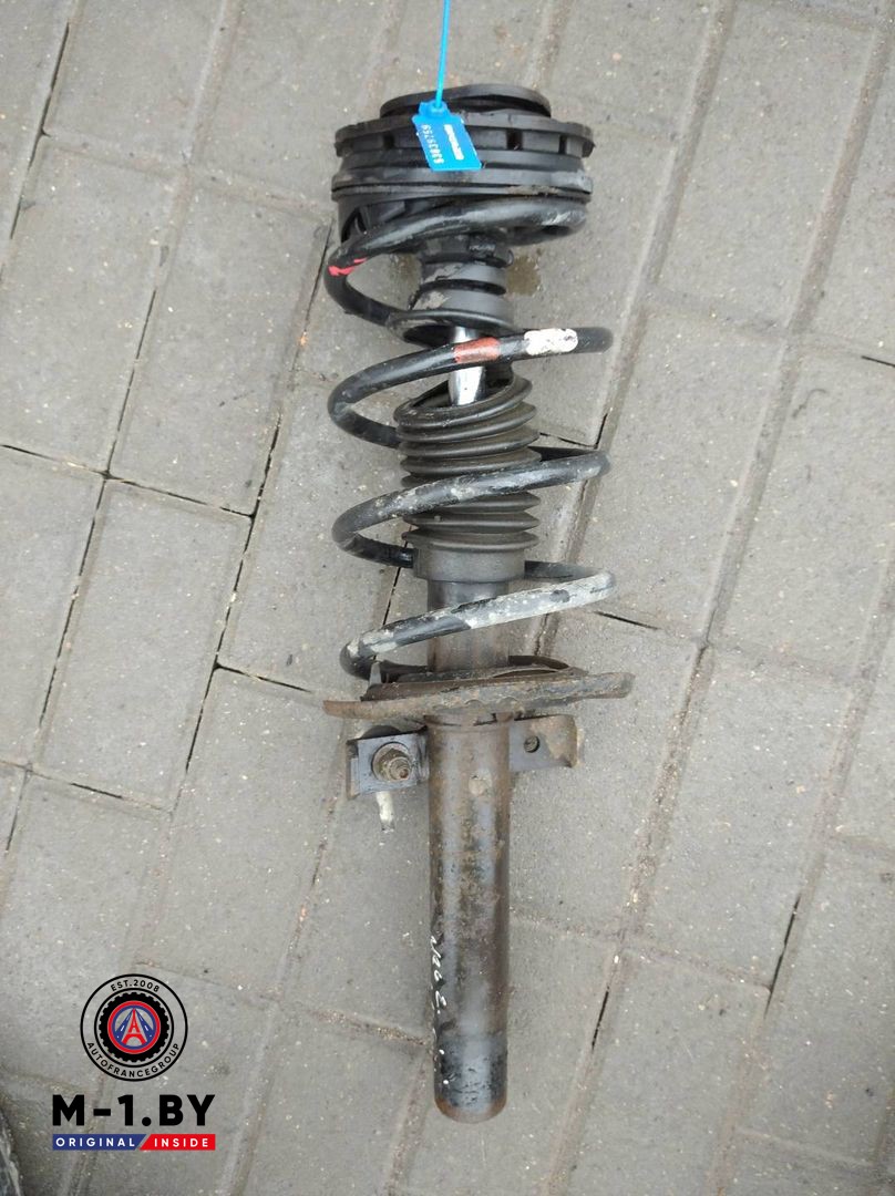 стойка передняя правая Renault Megane 2 поколение (2002 - 2006), 1.9 л., дизель