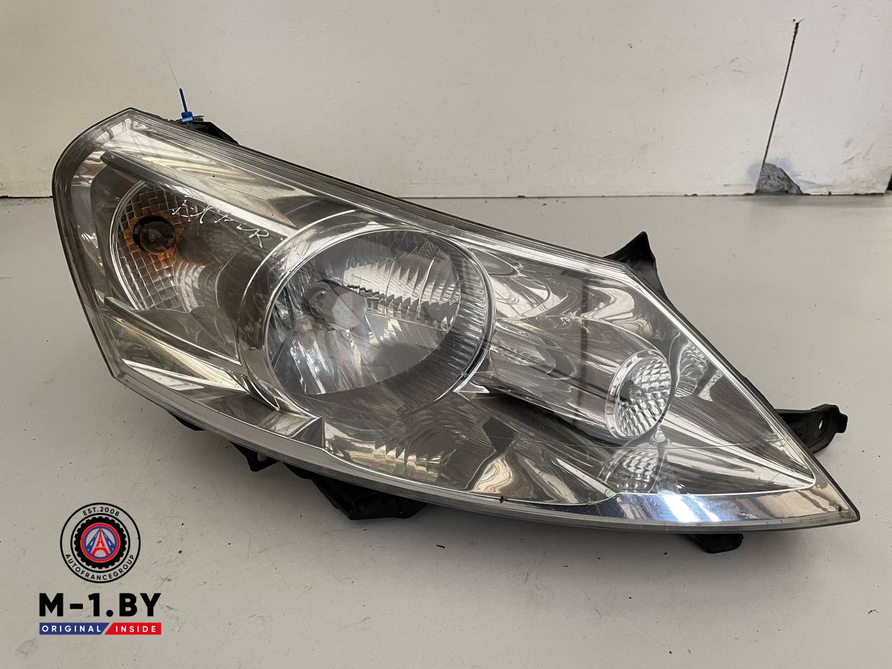 фара правая Peugeot Expert 2 поколение (2007 - 2012), 89901160