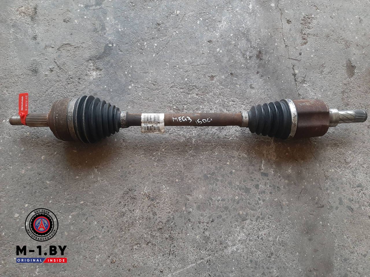 полуось передняя левая (приводной вал, ШРУС) Renault Megane 3 поколение (2008 - 2014), 1.5 л., дизель, 8200847584